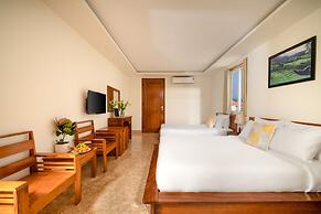 Titan Hotel