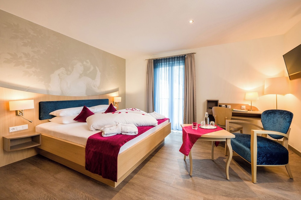Villa Ludwig Suite Hotel & Chalet