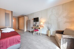 Villa Ludwig Suite Hotel & Chalet