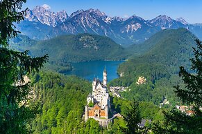Villa Ludwig Suite Hotel & Chalet