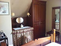 Glengarry Castle Hotel