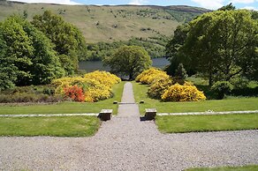 Glengarry Castle Hotel