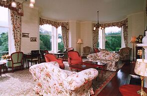 Glengarry Castle Hotel