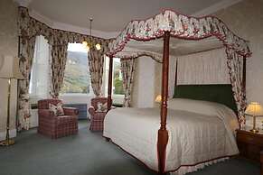 Glengarry Castle Hotel