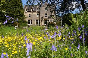 Glengarry Castle Hotel