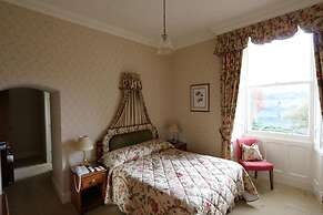 Glengarry Castle Hotel