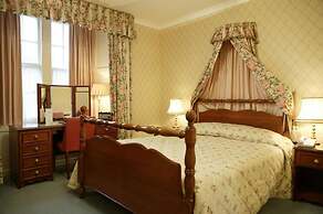 Glengarry Castle Hotel