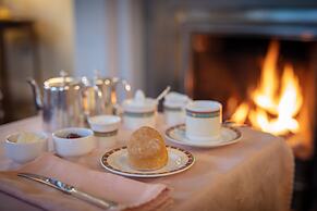 Glengarry Castle Hotel