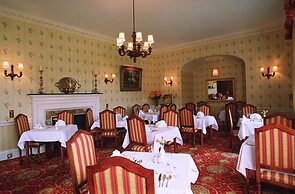 Glengarry Castle Hotel