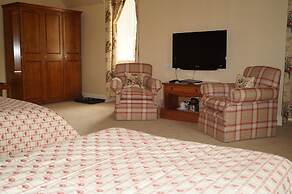 Glengarry Castle Hotel