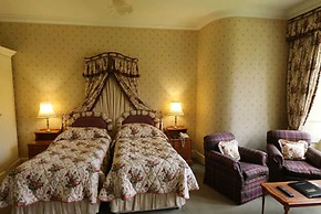 Glengarry Castle Hotel