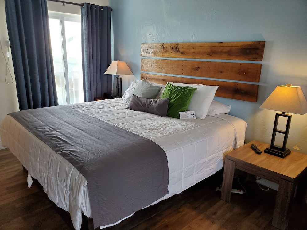 Knight's Key Suites