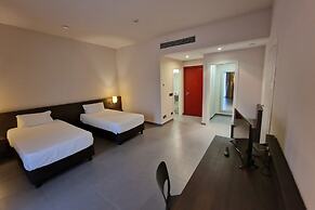 Inn Naples Airport