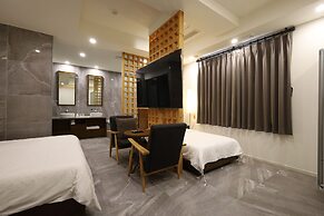 TRT Hotel