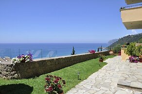 Pelagos Apartments