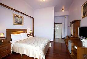 Aurora B&B