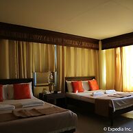 Splash Oasis Resort Hotel