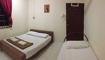 Semarak Beach Inn