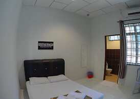 Semarak Beach Inn