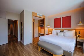 Trendy Lara Hotel