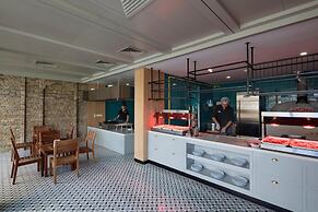 Trendy Lara Hotel