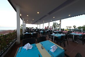 Aleria Belport Beach Hotel