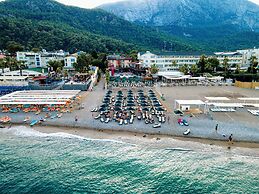 Aleria Belport Beach Hotel