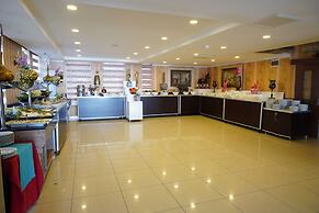 Aleria Belport Beach Hotel