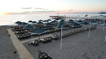 Aleria Belport Beach Hotel