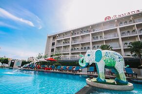 Ramada by Wyndham Phuket Deevana