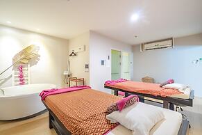 Ramada by Wyndham Phuket Deevana