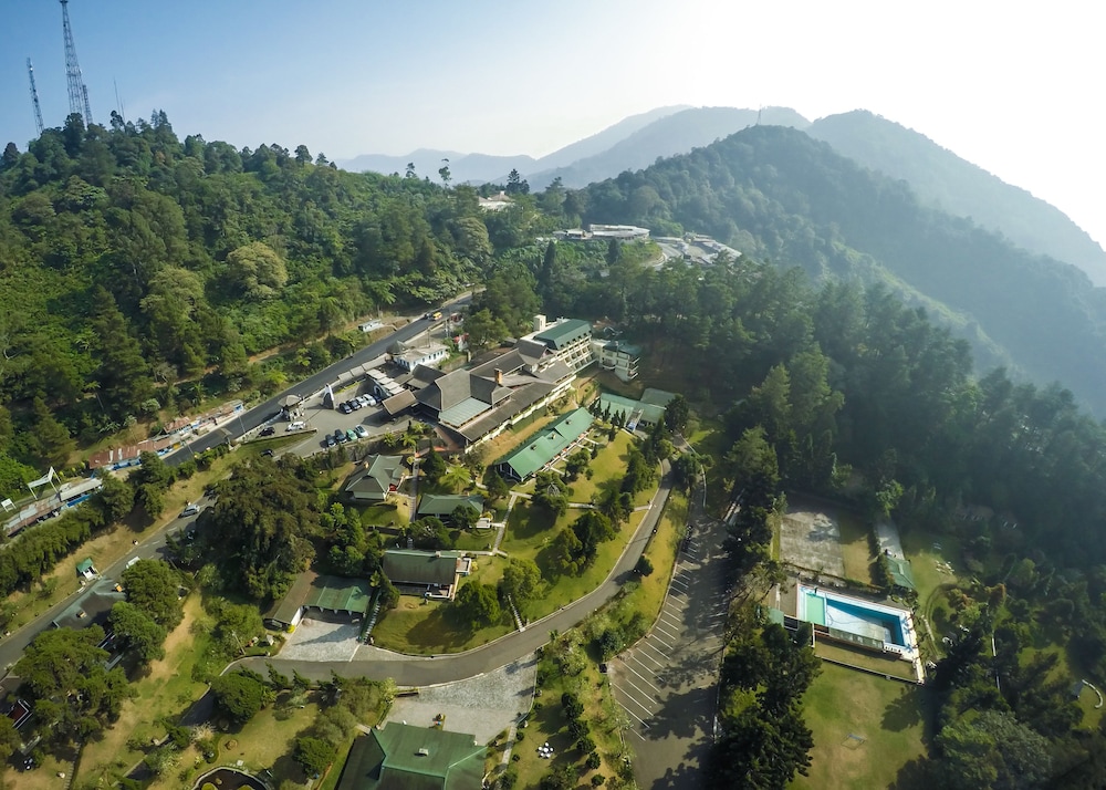 Puncak Pass Resort
