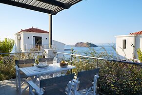 Eleia Seafront Rooms & Villas