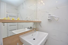 Jona Rooms Podstrana