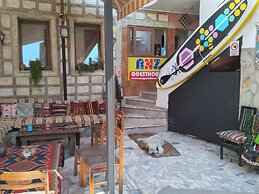 Anz Guesthouse Pansiyon