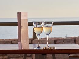 Callisto Seaside Homes & Suites
