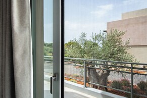 Callisto Seaside Homes & Suites