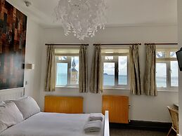 The Waterfront Inn
