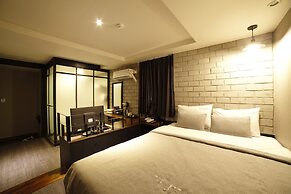 The Last Hotel