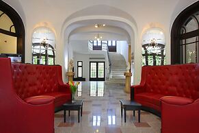 Hotel Palace