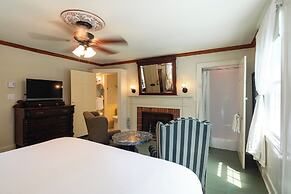Lee Farm Inn