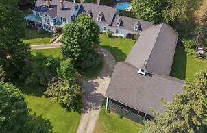 Lee Farm Inn