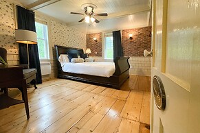 Lee Farm Inn