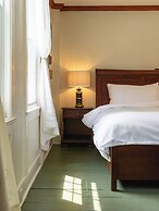Lee Farm Inn