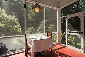 Lee Farm Inn