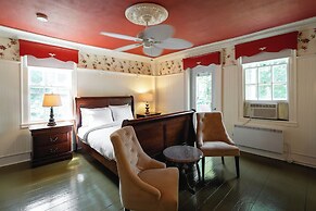 Lee Farm Inn