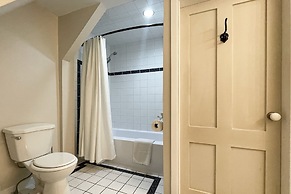 Lee Farm Inn
