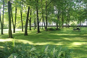 Lee Farm Inn