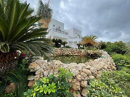 Lambis Studios & Apartments