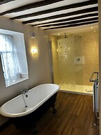 The Rose and Crown Hotel